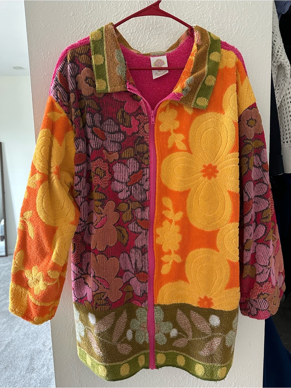 Women’s Vintage Custom made Groovy MCM FLOWER POWER zip towel jacket